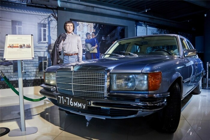 Любимая машина Высоцкого и его восковая фигура в музее Екатеринбурга