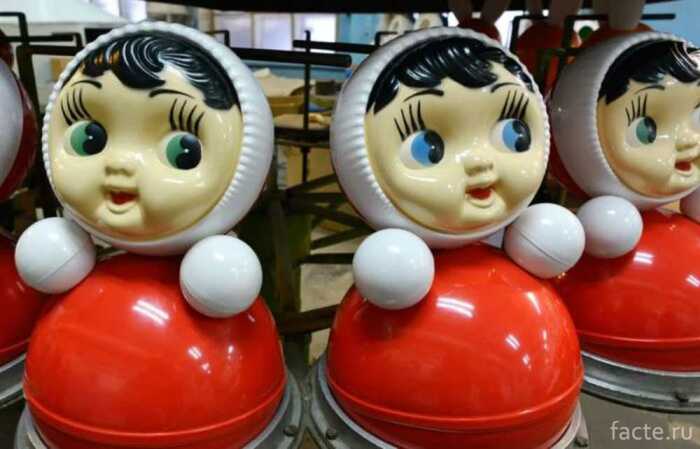 Неваляшка быстро стала одной из наиболее известных среди всех советских игрушек 