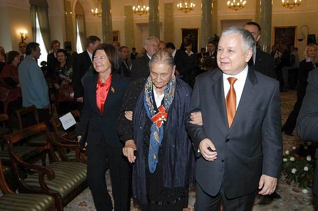  Альфреда Марковская с президентом Польши Лехом Качиньским, 2006 г. / Фото: https://www.prezydent.pl