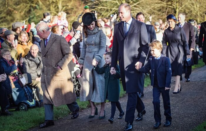 Королевская семья направляется на Рождественскую службу, 2019 год. / Фото: mk-london.co.uk
