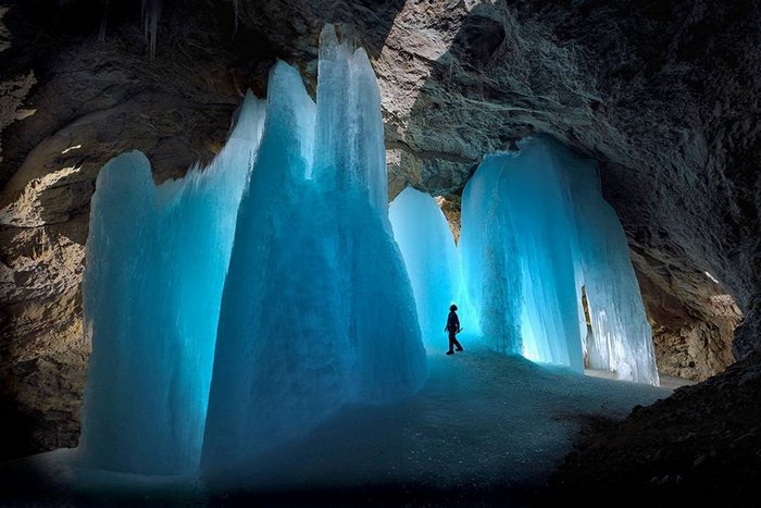 Пещеру Ацсризенвельт местные жители долгое время побаивались, называя царством Снежной королевы. / Фото:m.fotostrana.ru