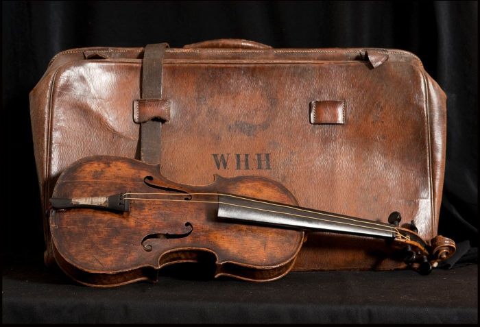 Легендарная скрипка музыканта Хартли продали на аукционе за 1,7 млн. долларов. / Фото:brodude.ru