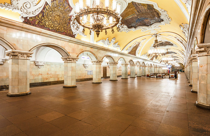 Станция Комсомольская стала первой, с которой знакомятся приезжающие пассажиры в Москву. / Фото:caoinform.moscow