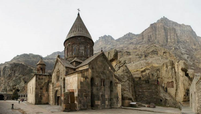 В монастыре Гегард в Армении Копье Лонгина хранилось несколько веков. / Фото:mapme.club 
