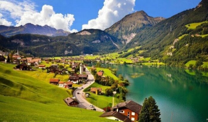 В Швейцарии не только отличная экология, но высокий уровень жизни населения. / Фото:guruturizma.ru 