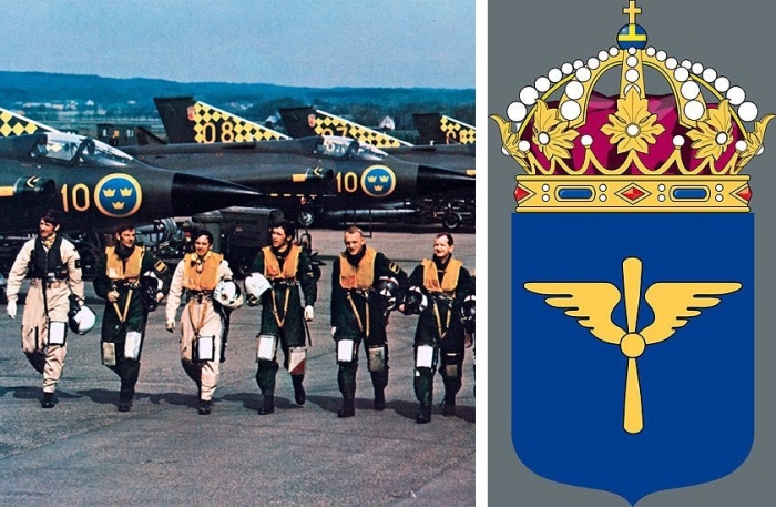 Пилоты шведских ВВС и эмблема Svenska flygvapnet.