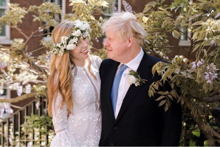 Свадьба Кэрри Саймондс и Бориса Джонсона. / Фото: Rebecca Fulton/Pool/Reuters