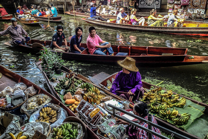 Рынок на лодках, Таиланд / Фото: en.wikipedia.org