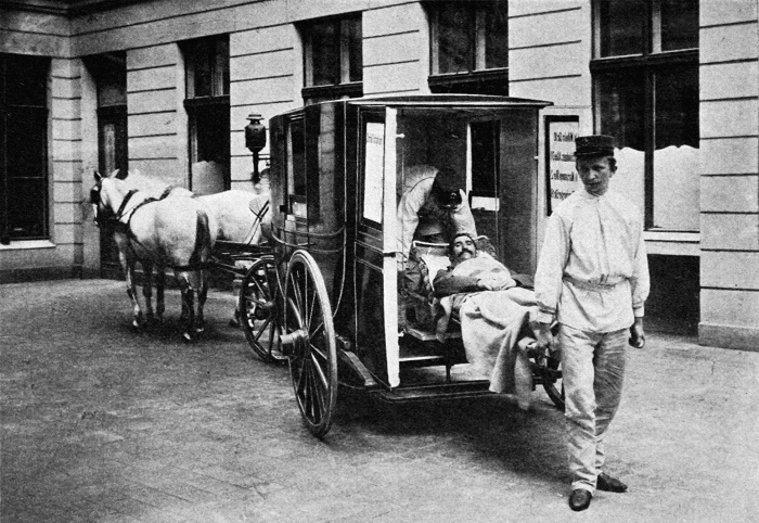 Карета скорой помощи в Берлине, 1892 год / Источник: pinterest.com