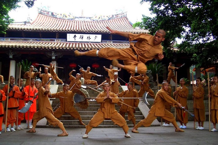 Фрагмент боевого шоу в монастыре Шаолинь / Фото: youtube.com