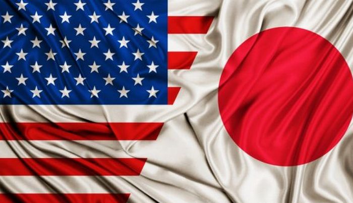 Япония с первых дней Вов вела военные действия в море с США.