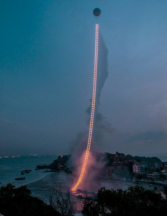 «Лестница в небо», Цай Гоцян / Фото: designcollector.net