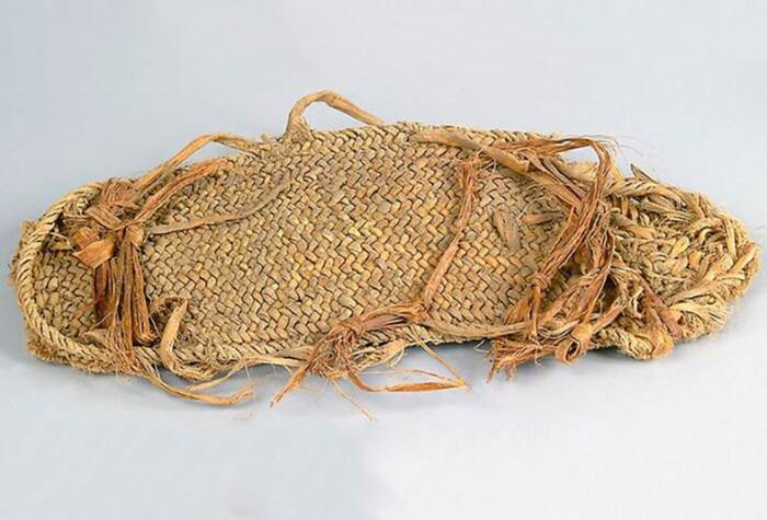 Сандалия из Чако-Каньона, XII век, индейская культура Анасази / Источник: was.nedia.com