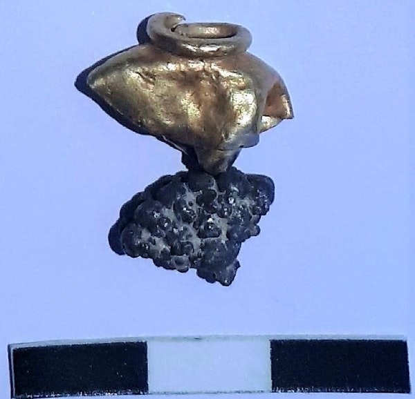 Золотая серьга, найденная американскими археологами в Иерусалиме / Фото: news.cgtn.com