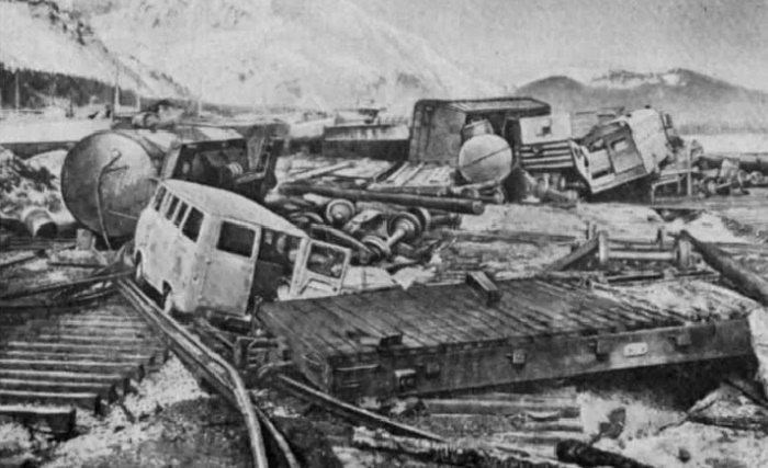 Последствия цунами в Северо-Курильске. 1952 год / Фото: eugene.kaspersky.com