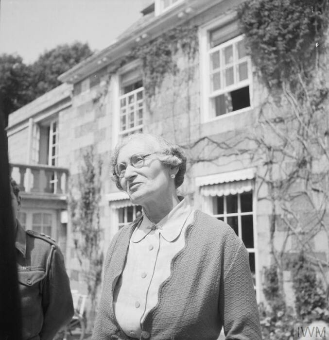 Госпожа Сибил Хэтэуэй, май 1945 год / Источник: bbc.com