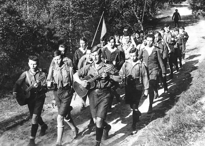 Немецкие подростки из группы «Вандерфогель», 1930 год / Фото: dw.com