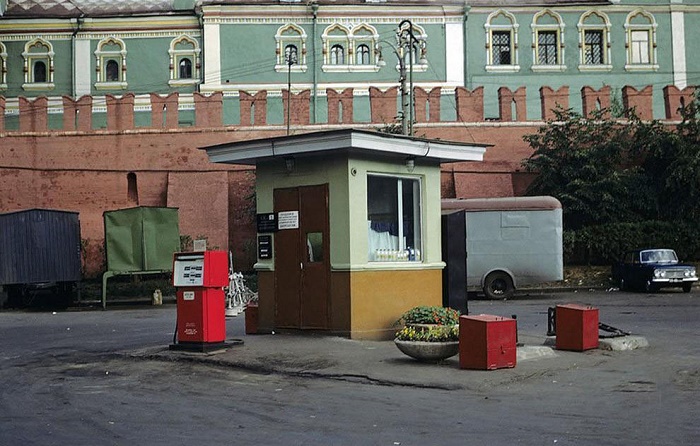 Валютная заправка в Москве, начало 1970-х годов / Источник: ngs-penza.ru