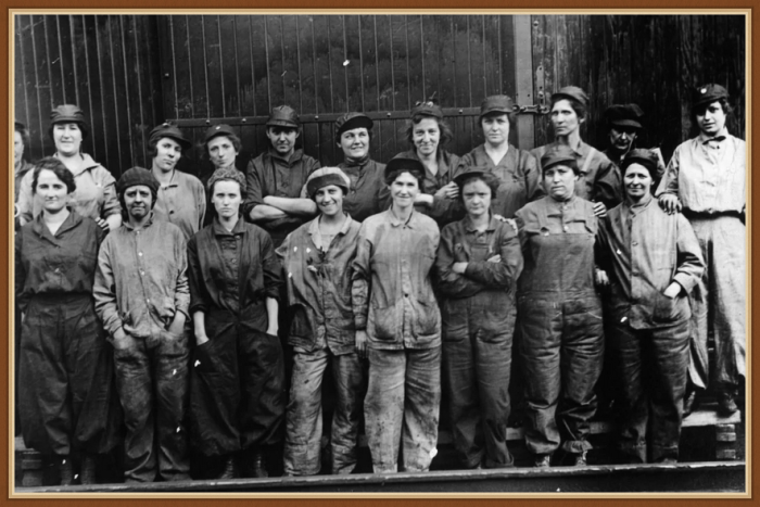 Женщины в рабочей одежде во время Первой мировой войны, штат Мэриленд, США