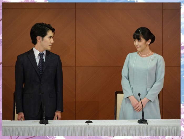 Кей Комуро и принцесса Мако во время свадебной пресс-конференции в отеле Grand Arc, Токио, 26 октября 2021 год
