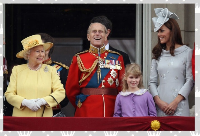 Королева Елизавета II, принц Филипп, леди Луиза Виндзор и Кейт Миддлтон, 2012 г. 