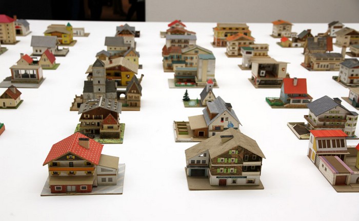 387 миниатюрных домов от Петера Фрица (Peter Fritz) на Венецианской биеннале 2013
