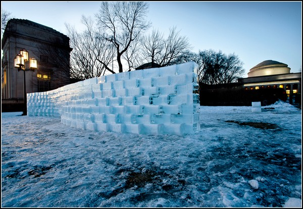 Ледяная скульптура в честь 150-летия MIT