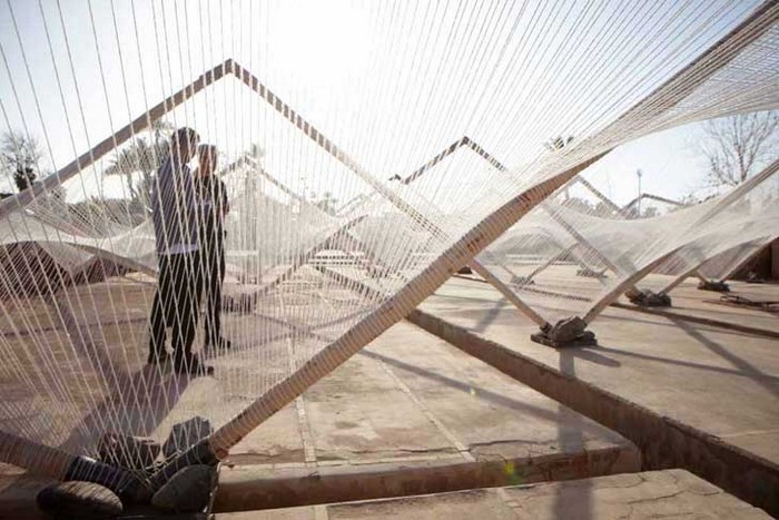 Loom-Hyperbolic – плетеная инсталляция для Биеннале в Марракеше