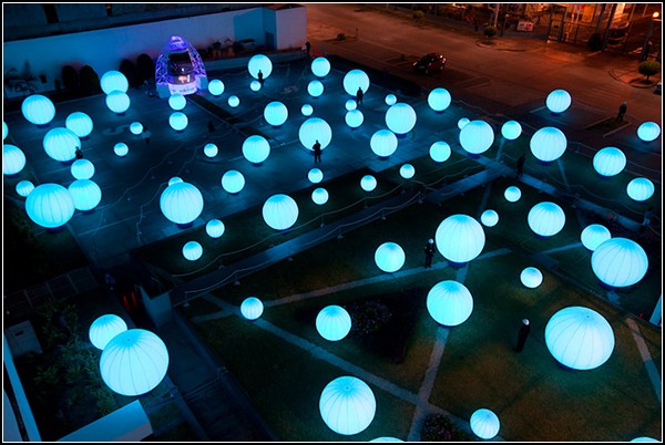 Свето-музыкально-танцевальная инсталляция DJ Light