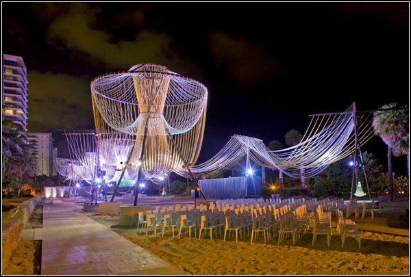 Светящаяся инсталляция Exhale Pavilion в Майами