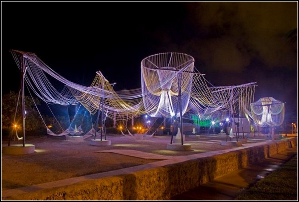 Светящаяся инсталляция Exhale Pavilion в Майами