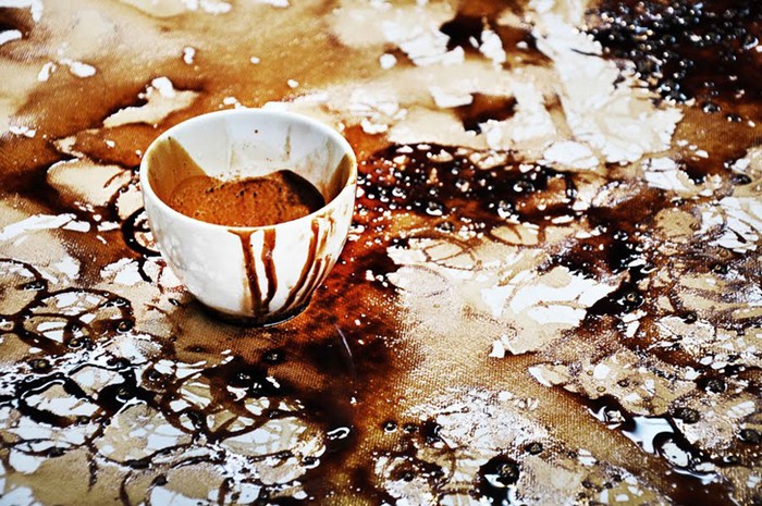 Рисунки следами от чашки с кофе от Hong Yi