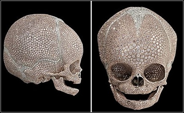 Драгоценный детский череп от Дэмьена Херста (Damien Hirst)