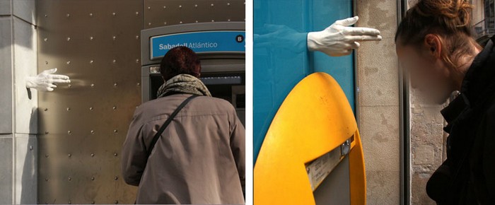 Hands – серия скульптур-попрошаек в Барселоне