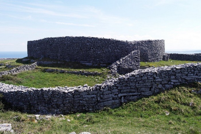 Неолитическая крепость Dun Eochla на острове Инишмор