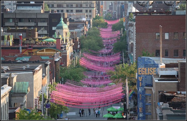 Розовые шарики «Les Boules Roses» против рака молочной железы