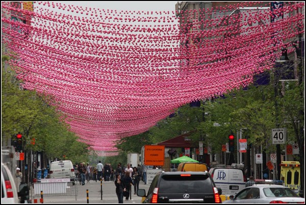 Розовые шарики «Les Boules Roses» против рака молочной железы