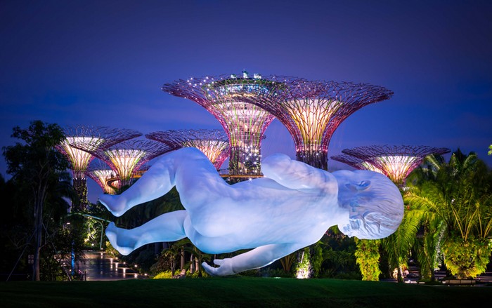 Planet – гигантский ребенок в Сингапуре. Инсталляция от Марка Куинна (Marc Quinn)