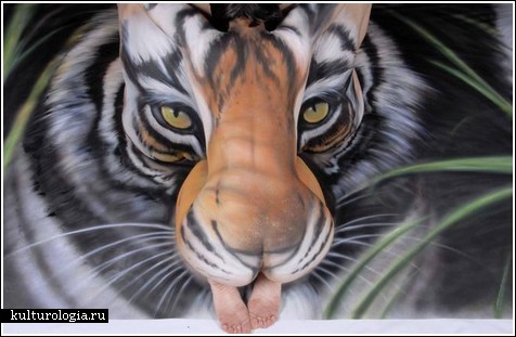 Китайский тигр из трех обнаженных тел