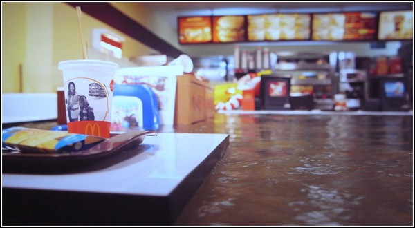 Затопленный McDonald's от датского трио Superflex