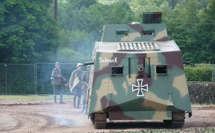 Современная копия A7V в танковом музее Бовингтона.