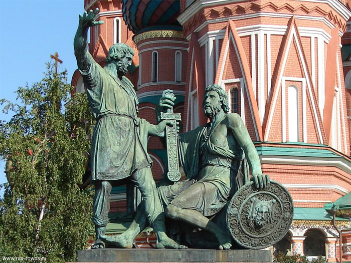 Памятник Минину и Пожарскому в Москве.