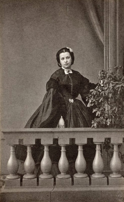 Н.А.Пушкина (дочь поэта). Санкт-Петербург, 1860-е. Фотоателье Г.Штейнберга.