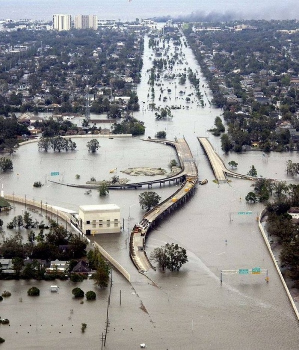 Новый Орлеан во время наводнения.