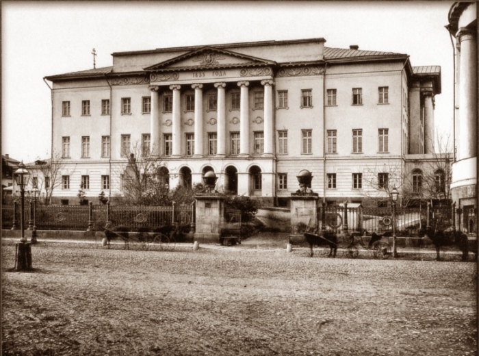 Здание Московского университета на Моховой.