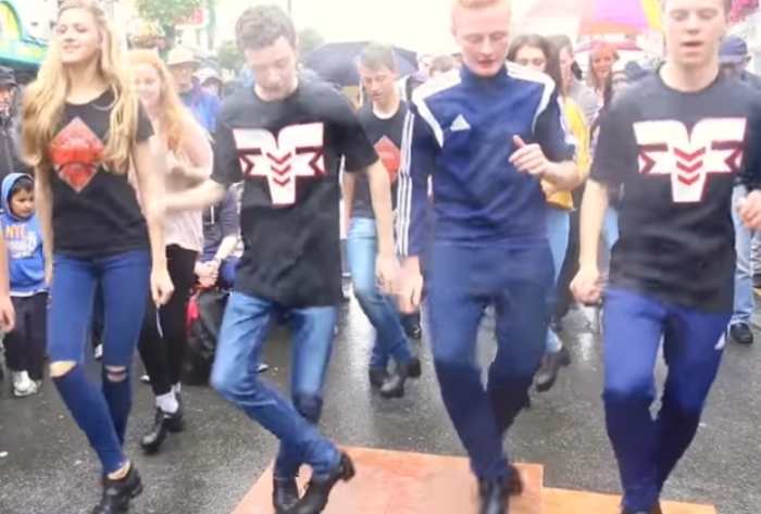 Танцуют ВСЕ: ирландские уличные танцы