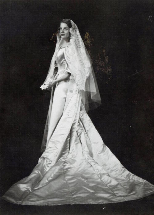 Невеста № 4: Сара Зайлер, которая вышла замуж за Дункана Оджена в 1960 году.