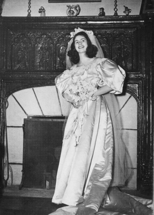 Невеста № 2: Джейн Вудрафф, которая вышла замуж за Джона Кернса в 1946 году.