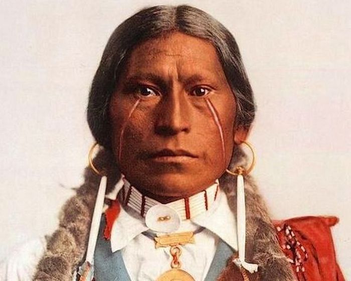 Вождь племени хикарилья-апачи Джеймс Гарфилд, 1899 год.