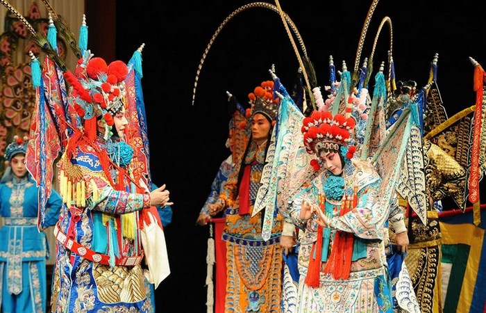 У китайской оперы 360 видов.